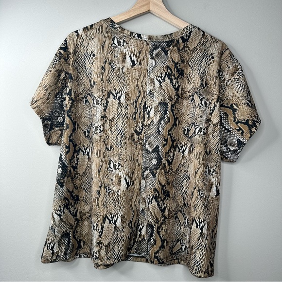 🔴 SOLD Torrid Women’s Too Snake Print - Picture 2 of 5